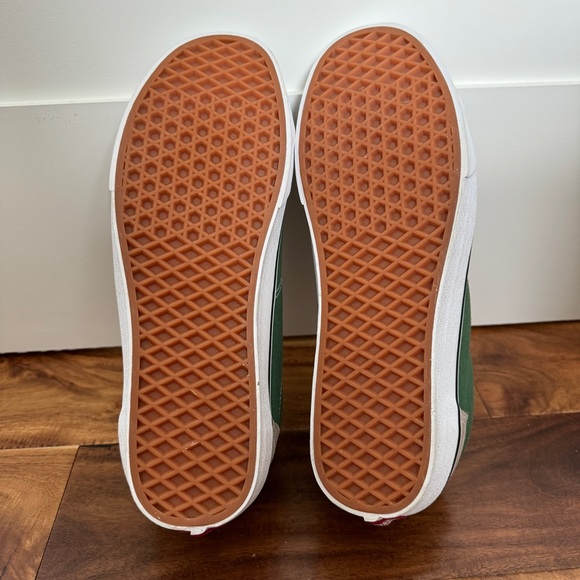 Vans Style 36 Jake Kuzyk Old Skool Skate Shoe NWOT 2-Tone Green Beige - Picture 7 of 8